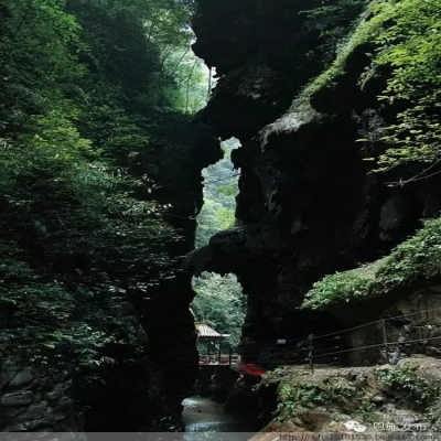 五村聯(lián)合控股董事長朱重慶赴湖北恩施觀音峽考察旅游及農(nóng)業(yè)項(xiàng)目